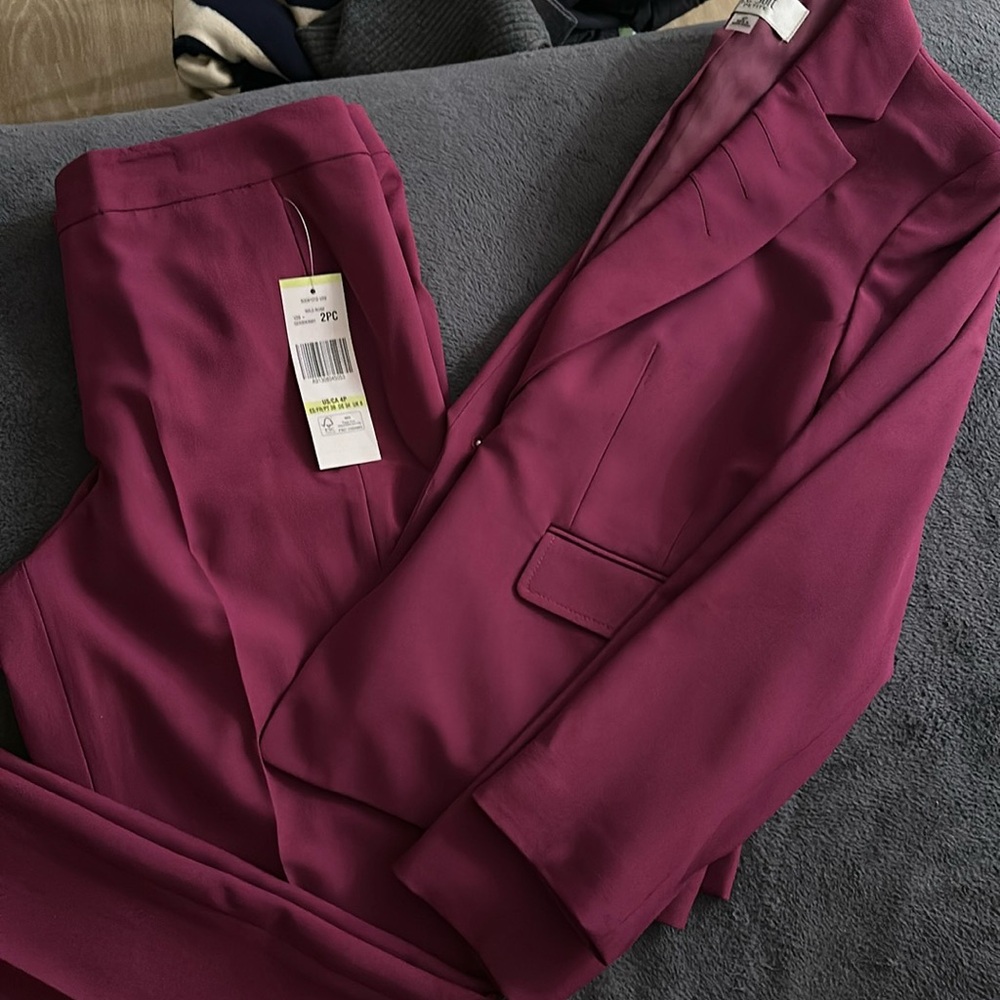 Le Suit 2-pc. Straight Leg Pant Suit